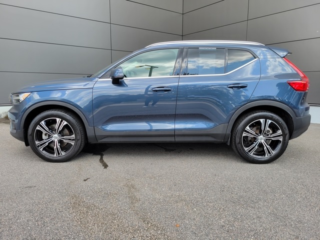 2022 Volvo XC40 T5 Inscription photo 2