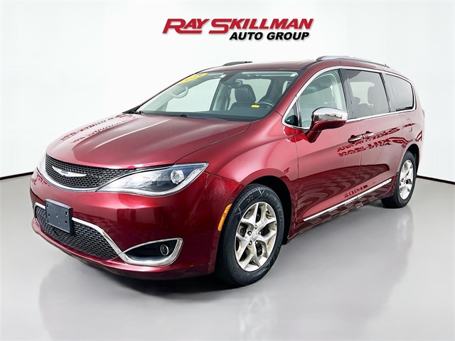 2018 Chrysler Pacifica Limited photo 3