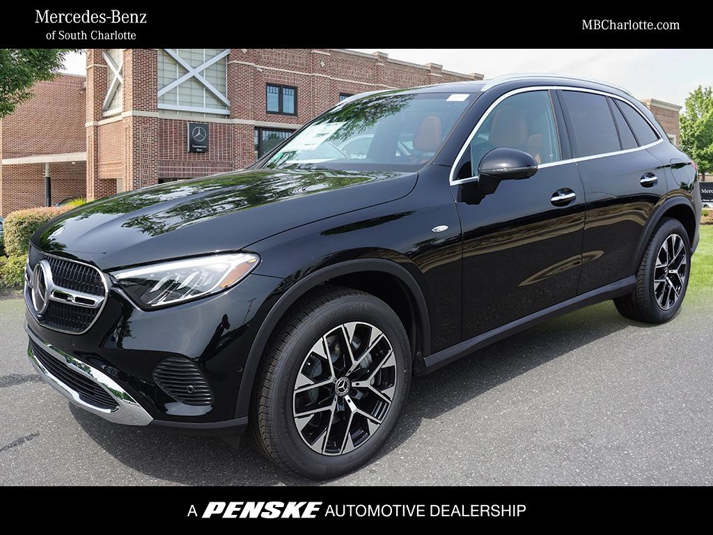 2025 Mercedes-Benz GLC Base's photo