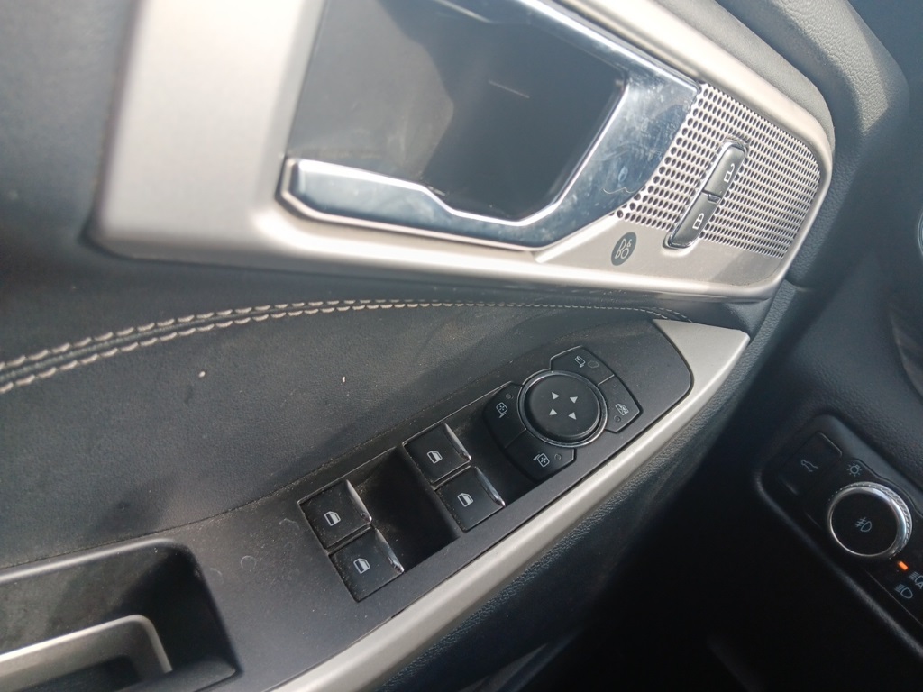 2021 Ford Explorer Limited photo 22