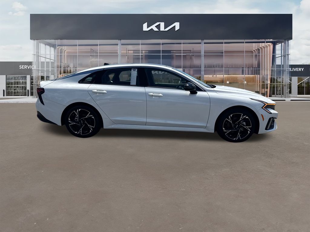 2025 Kia K5 GT-Line photo 2