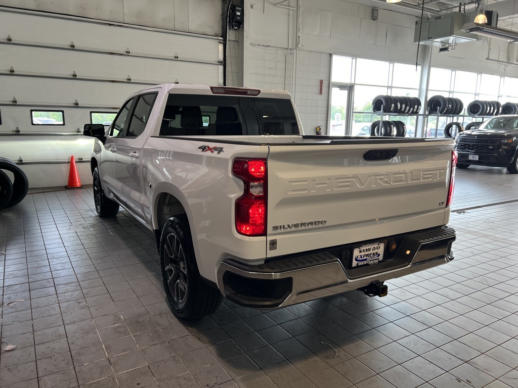 2024 Chevrolet Silverado 1500 LT photo 3