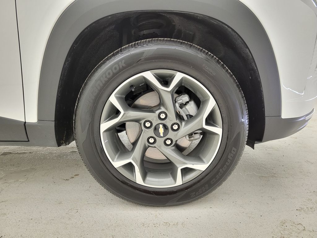 2024 Chevrolet Trax LT photo 10