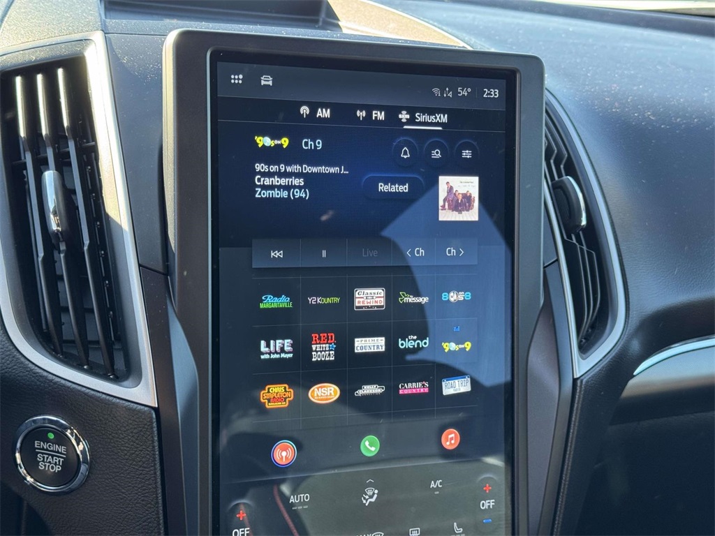 2022 Ford Edge ST photo 3