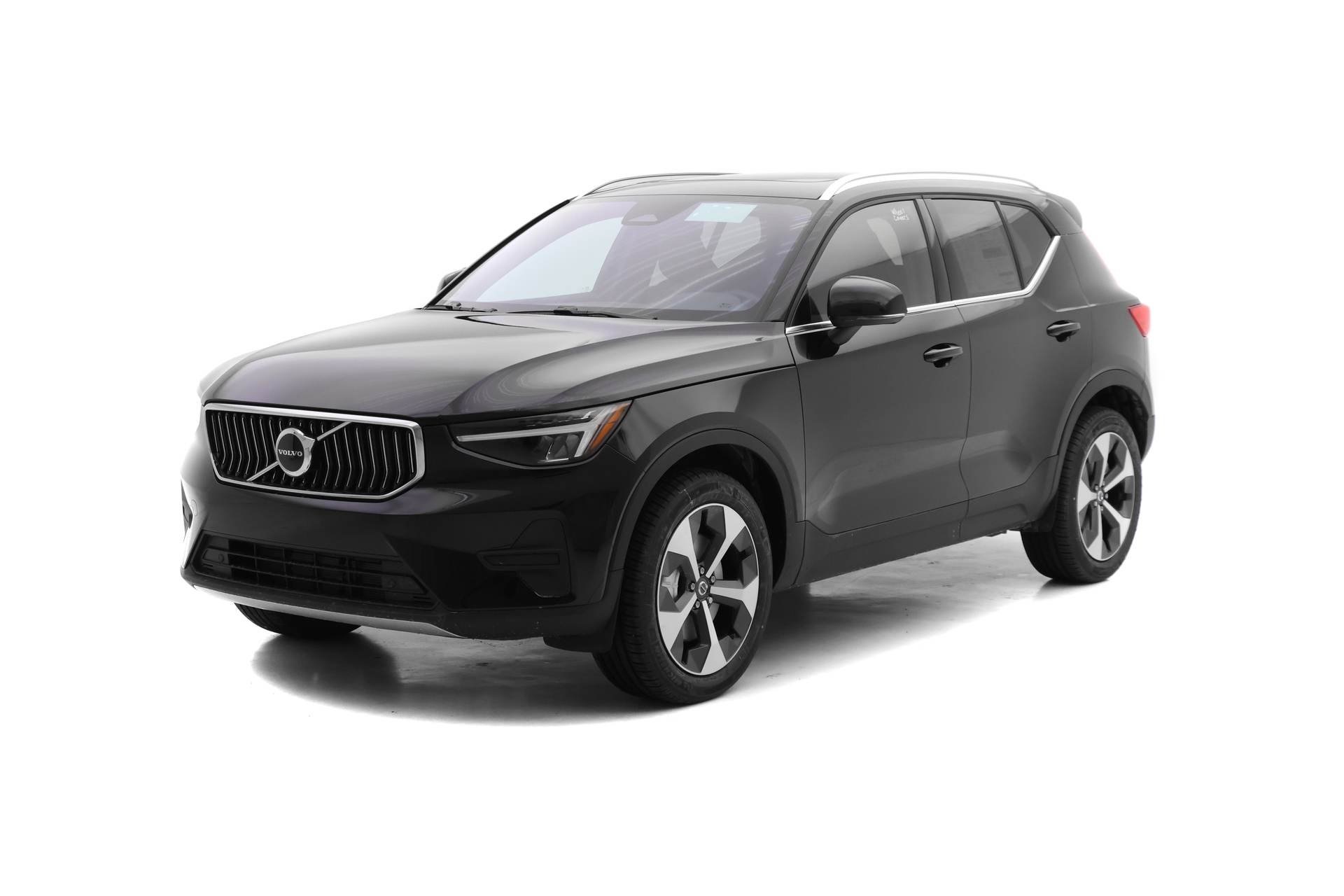 2025 Volvo XC40 Core