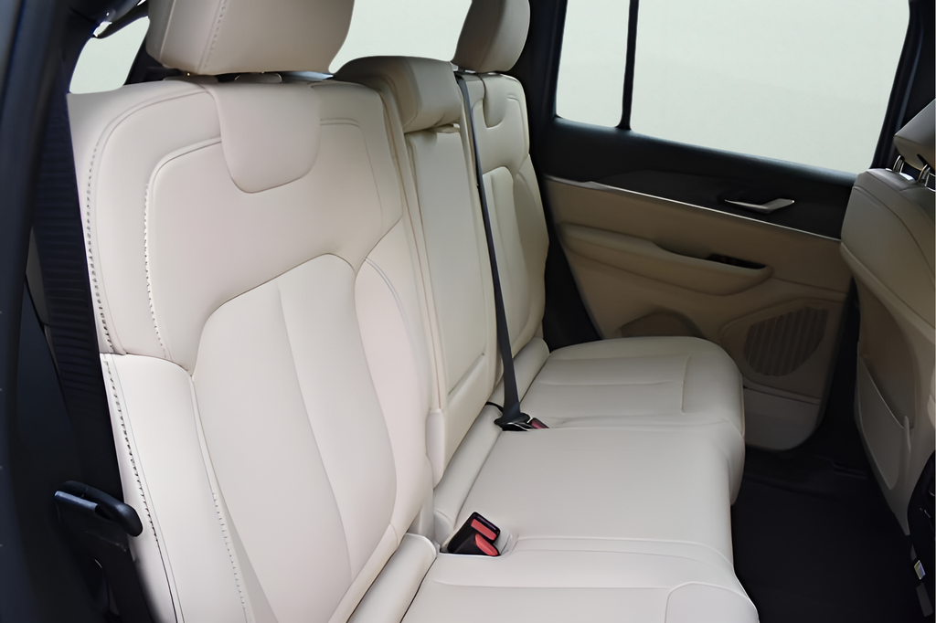 2025 Jeep Grand Cherokee Limited photo 14