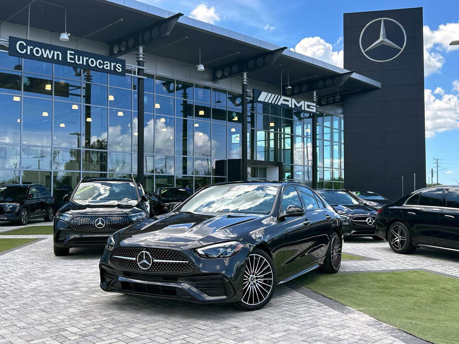 2025 Mercedes-Benz C-Class Sedan C 300's photo