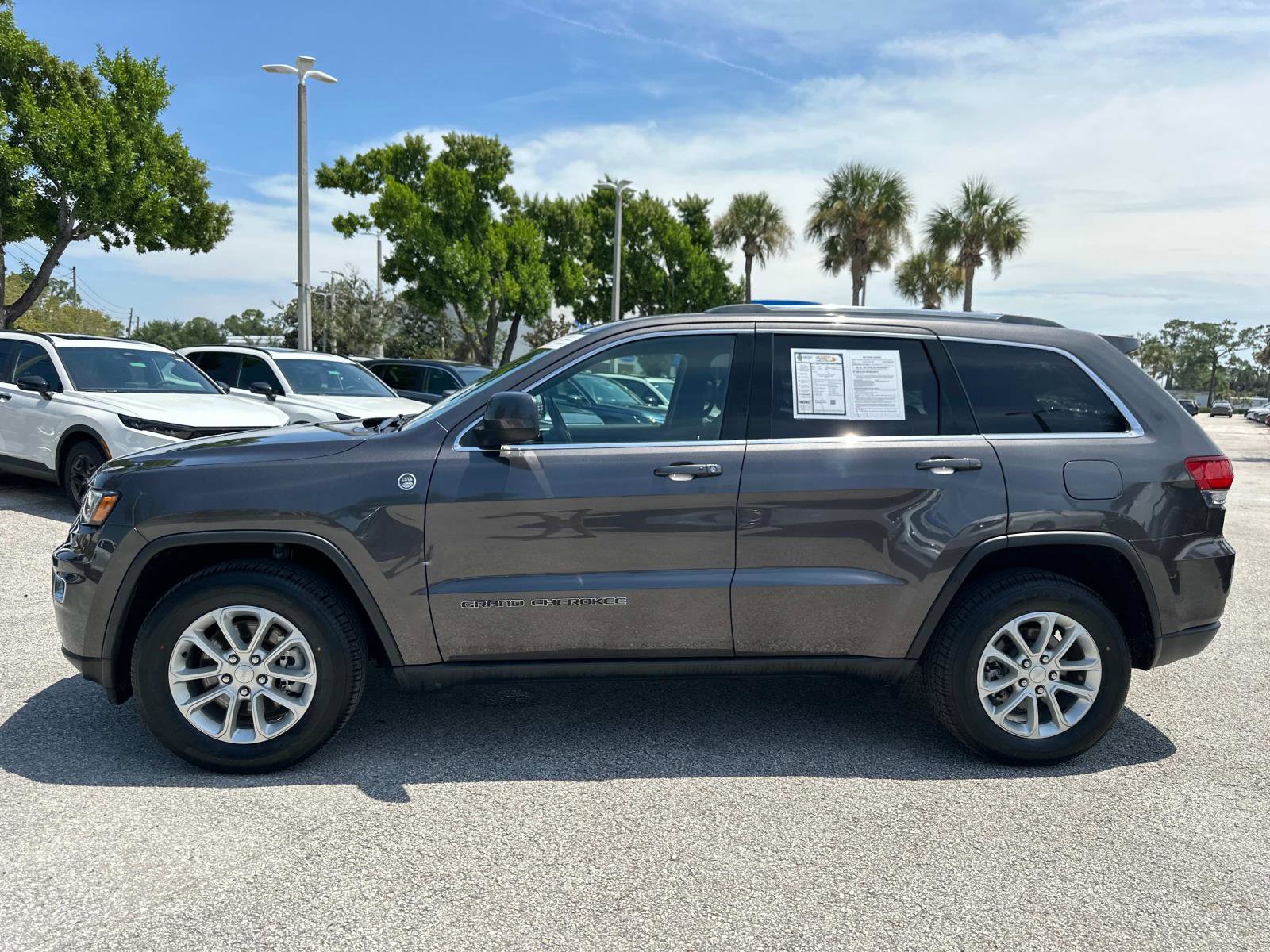 2021 Jeep Grand Cherokee Laredo E photo 4