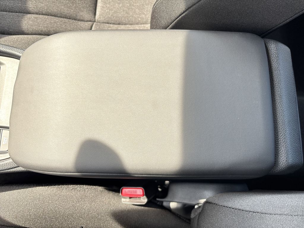 2025 Honda Accord LX photo 16