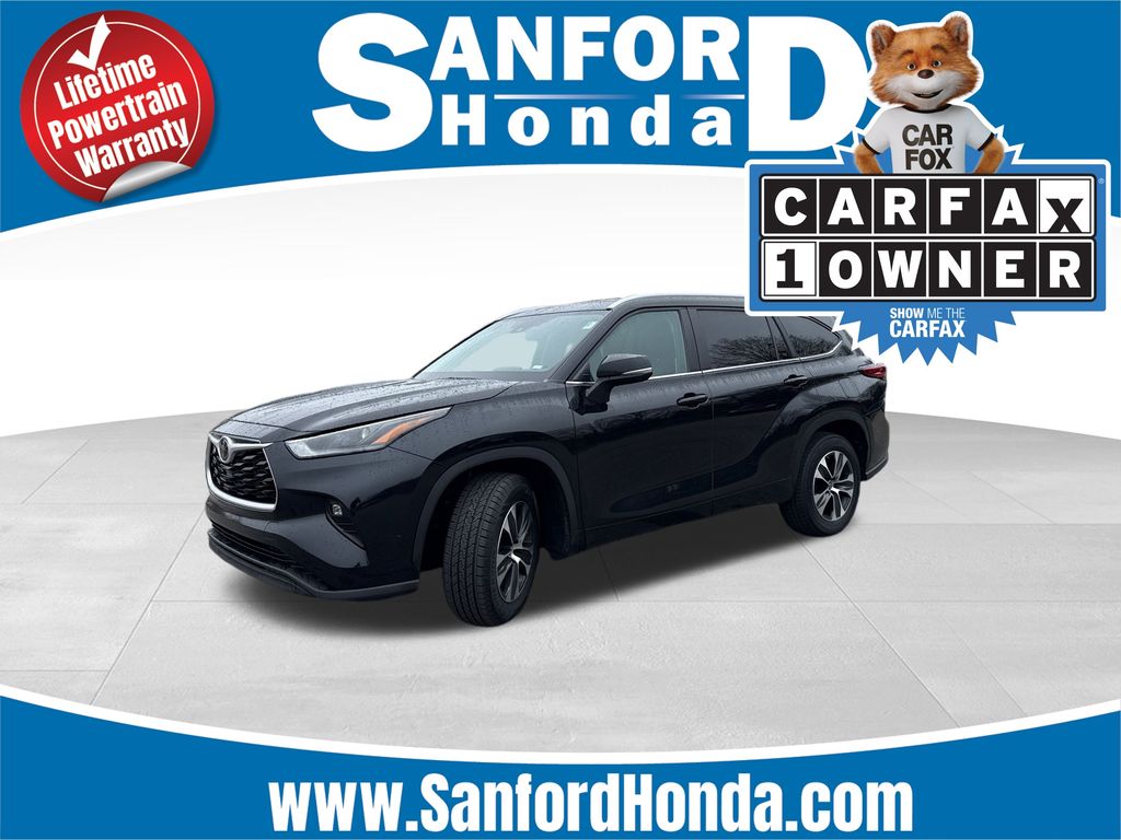 2023 Toyota Highlander XLE's photo