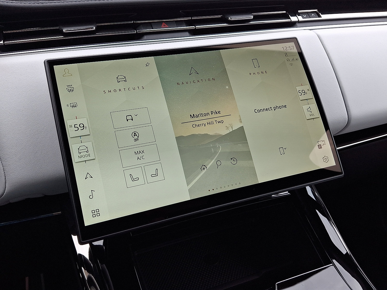 2025 Land Rover Range Rover Sport SE photo 16