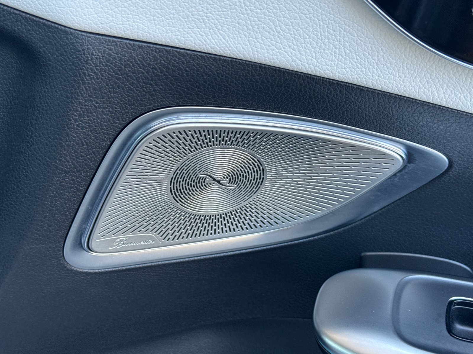 2025 Mercedes Benz C 300 photo 21