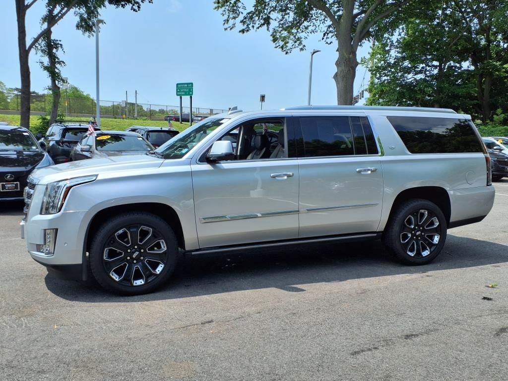 2020 Cadillac Escalade ESV Premium Luxury photo 4