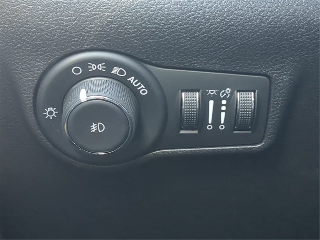 2025 Jeep Compass North Edition Latitude photo 25