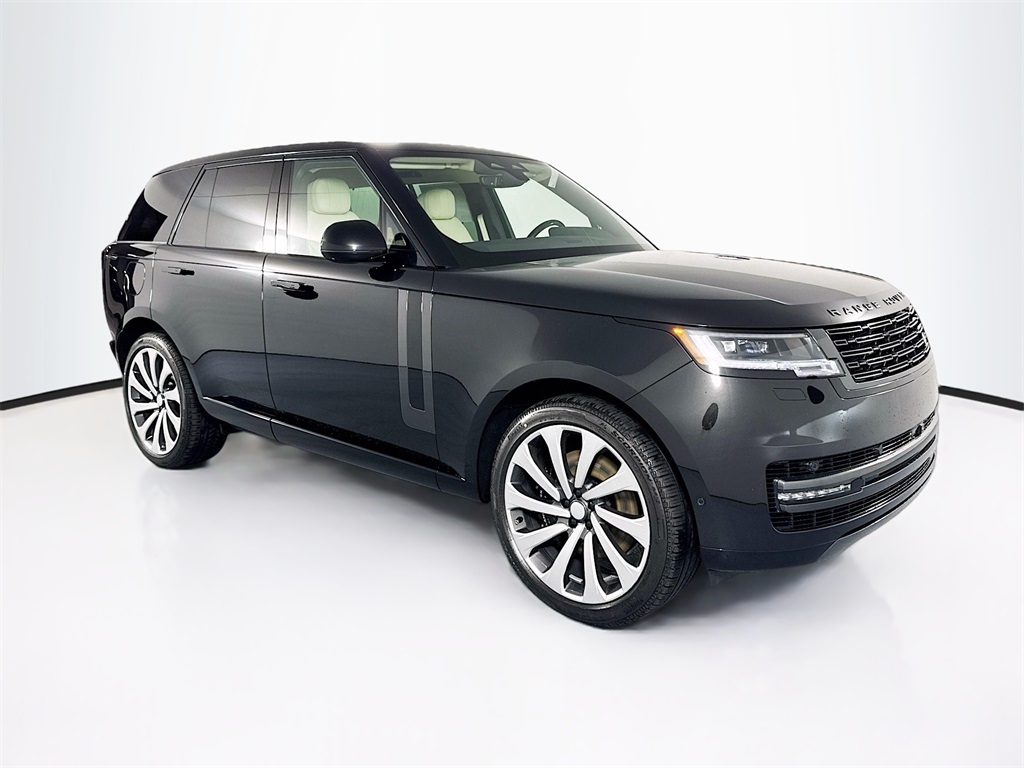 2025 Land Rover Range Rover SE photo 3