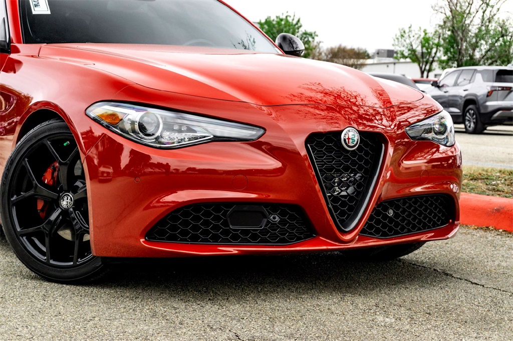 2020 Alfa Romeo Giulia Base photo 3