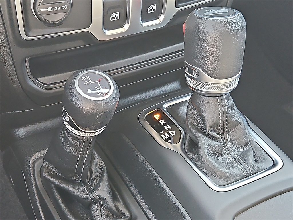 2025 Jeep Wrangler Sport S photo 19