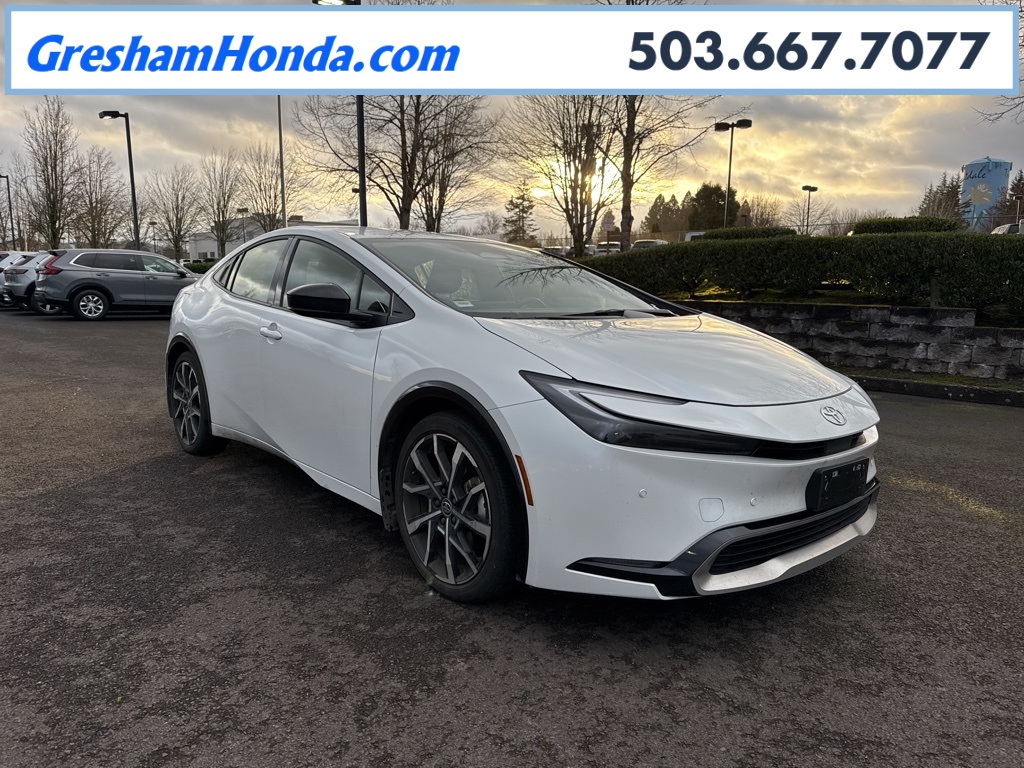 2024 Toyota Prius Prime XSE's photo