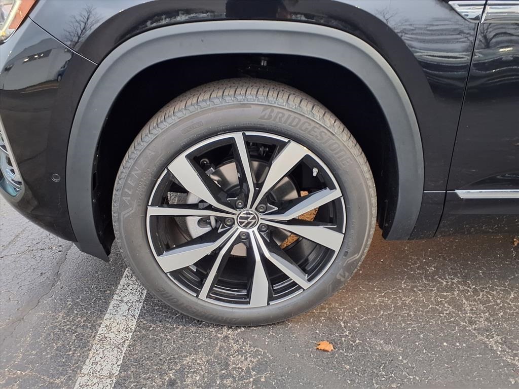 2026 Volkswagen Atlas SEL Premium R-Line photo 4