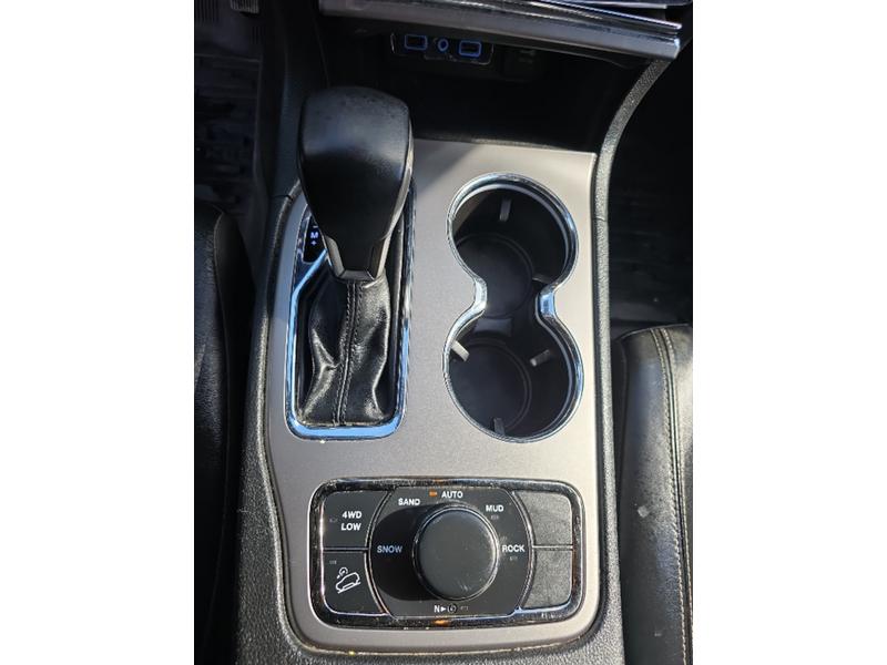 2021 Jeep Grand Cherokee Anniversary Edition photo 17