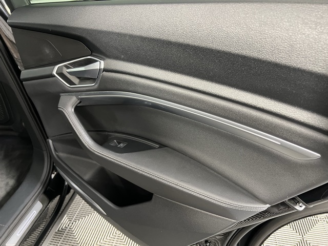 2023 Audi e-tron Premium Plus photo 27