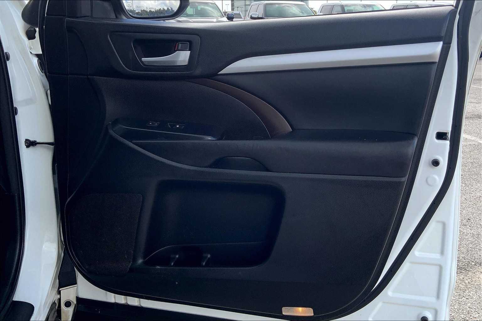 2017 Toyota Highlander XLE photo 14