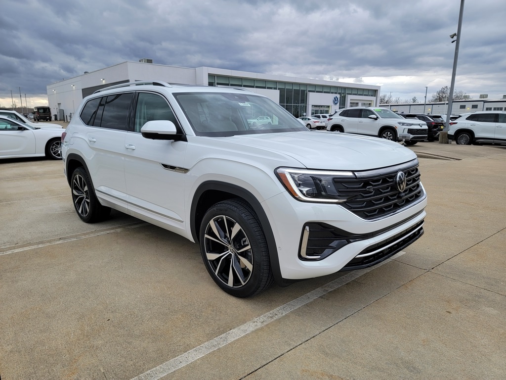 2026 Volkswagen Atlas SEL Premium R-Line's photo