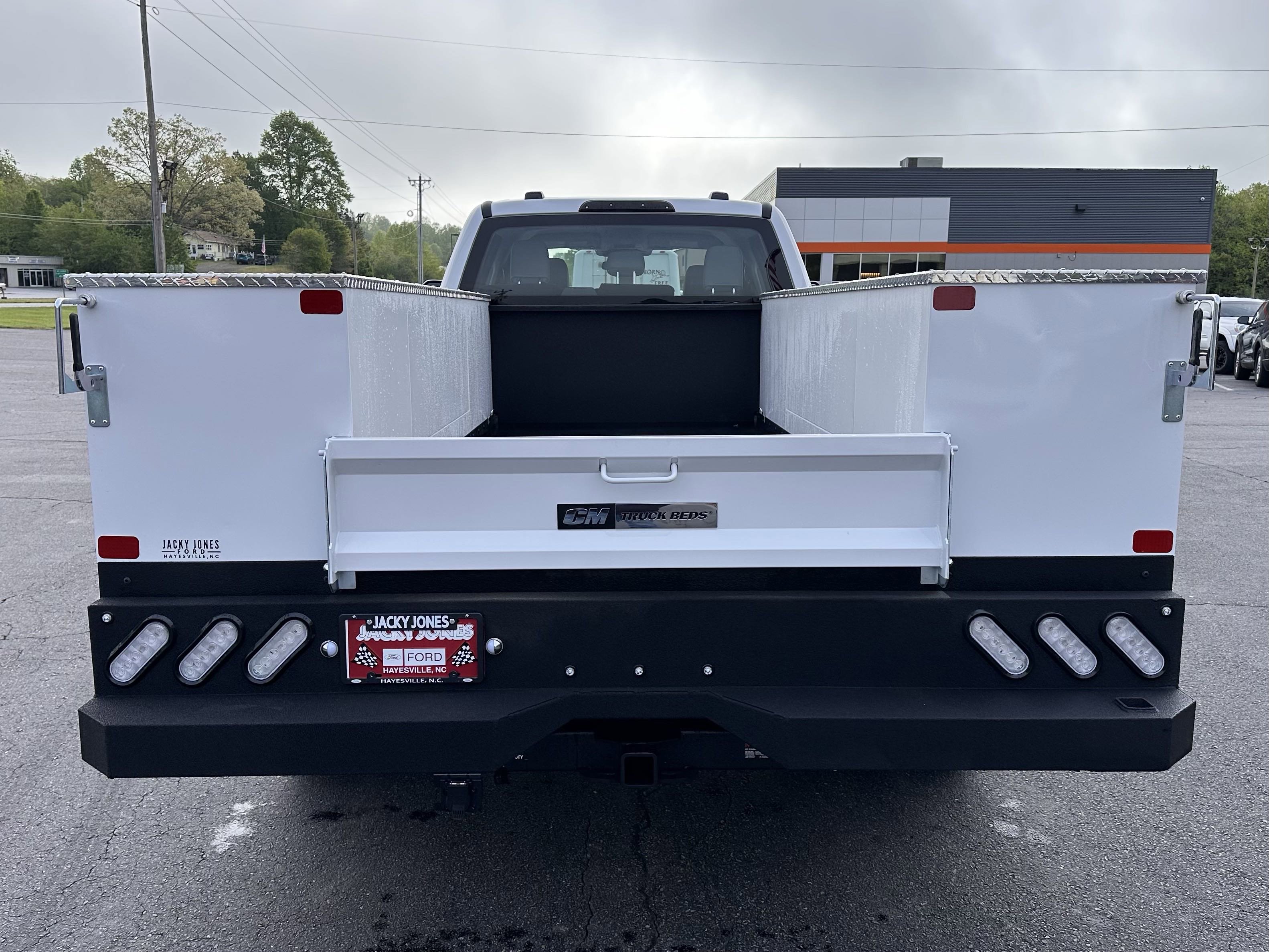 2025 Ford F-350 XL photo 3