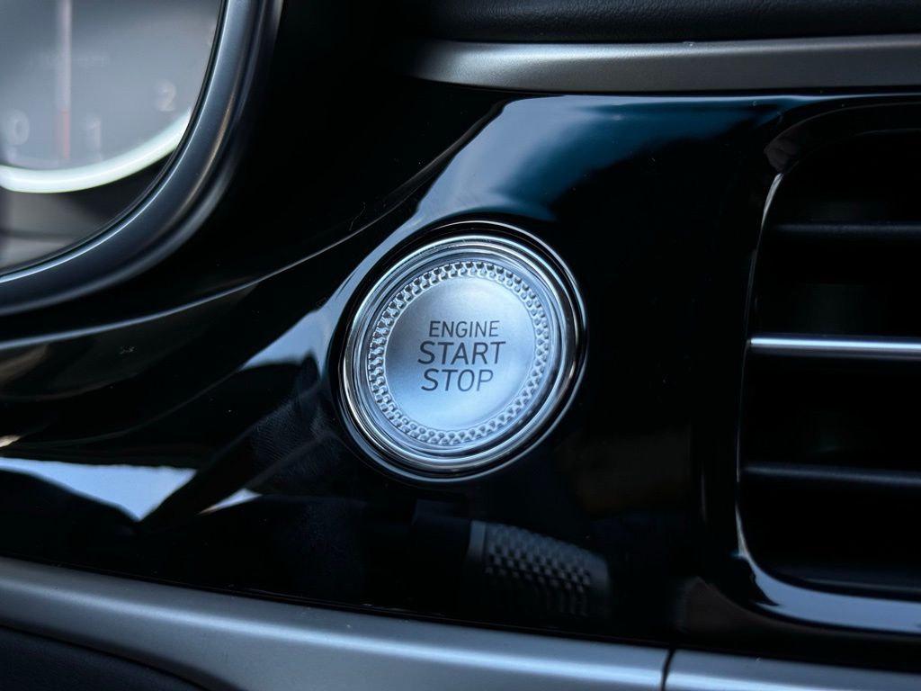 2025 Genesis G70 3.3T Sport Advanced photo 35