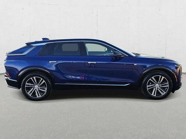 2024 Cadillac Lyriq Luxury photo 3
