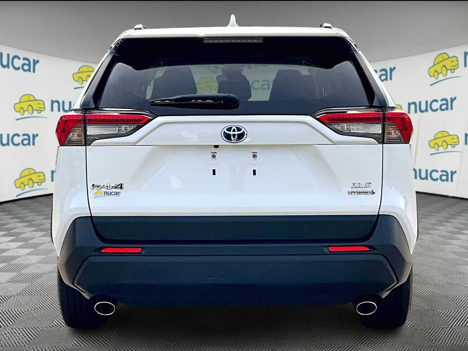 2021 Toyota RAV4 XLE photo 5