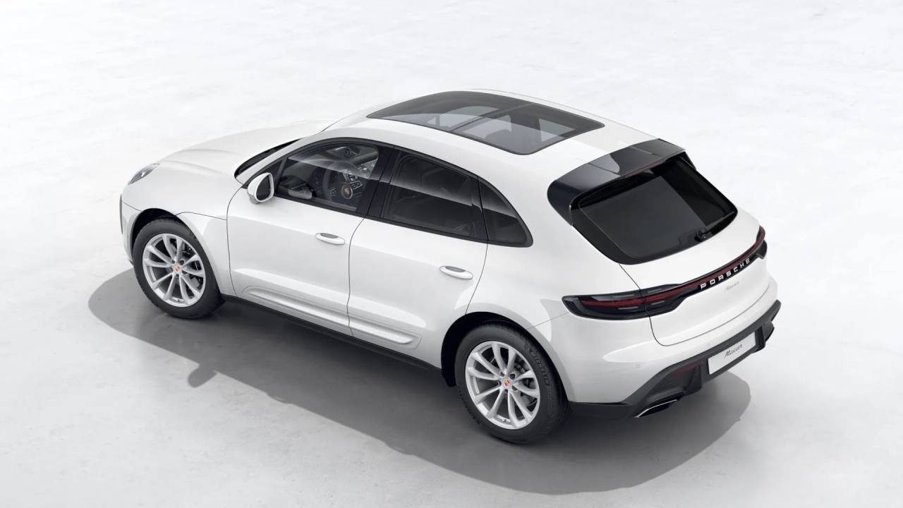 2026 Porsche Macan T photo 2