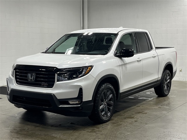 2023 Honda Ridgeline Sport photo 2