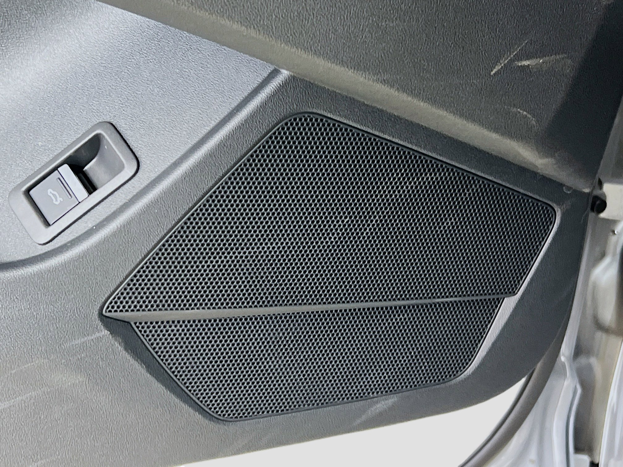 2024 Audi Q4 E-tron Premium Plus photo 17