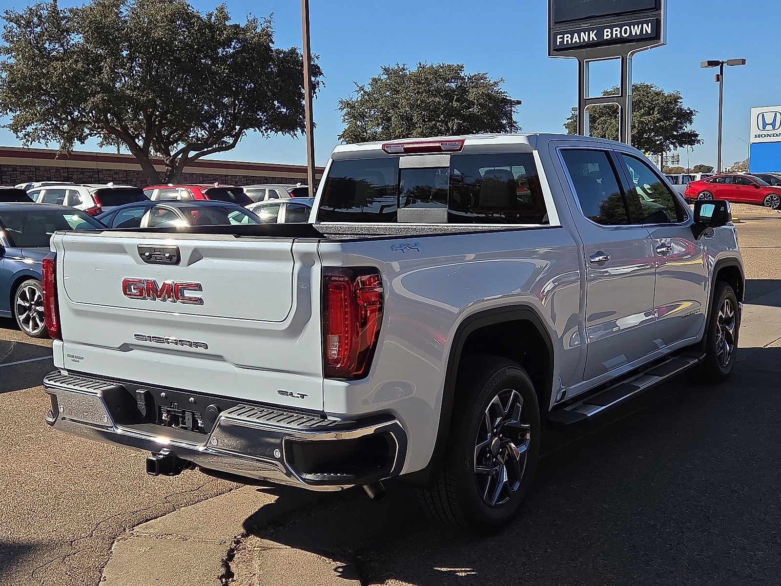 2026 Gmc Sierra SLT photo 4