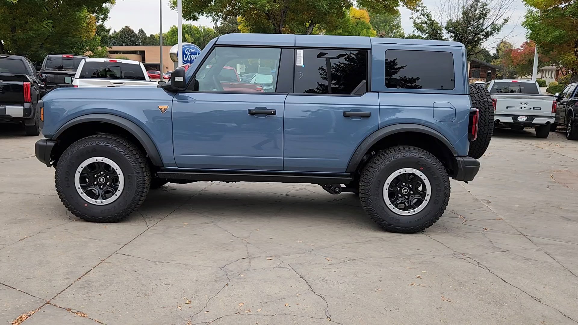2025 Ford Bronco Badlands photo 3