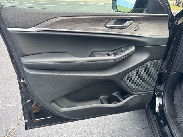 2025 Jeep Grand Cherokee Limited photo 13