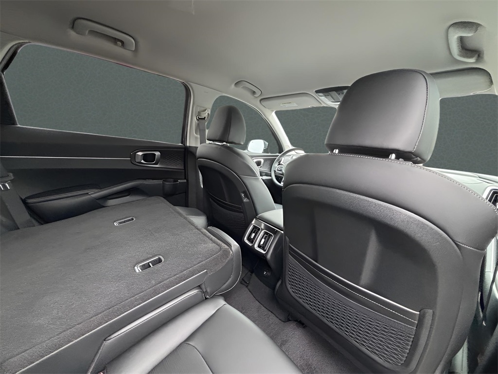 2025 Kia Sorento S photo 22