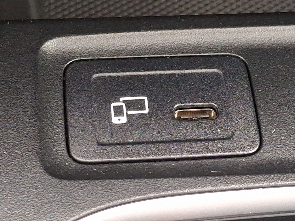2021 Mercedes Benz GLB 250 4MATIC photo 23
