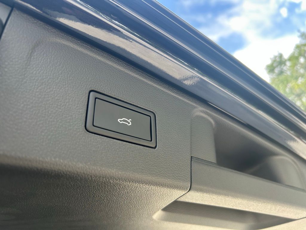 2026 Volkswagen Atlas SE Technology photo 35