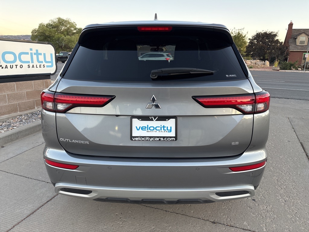 2024 Mitsubishi Outlander SE Black Edition photo 5