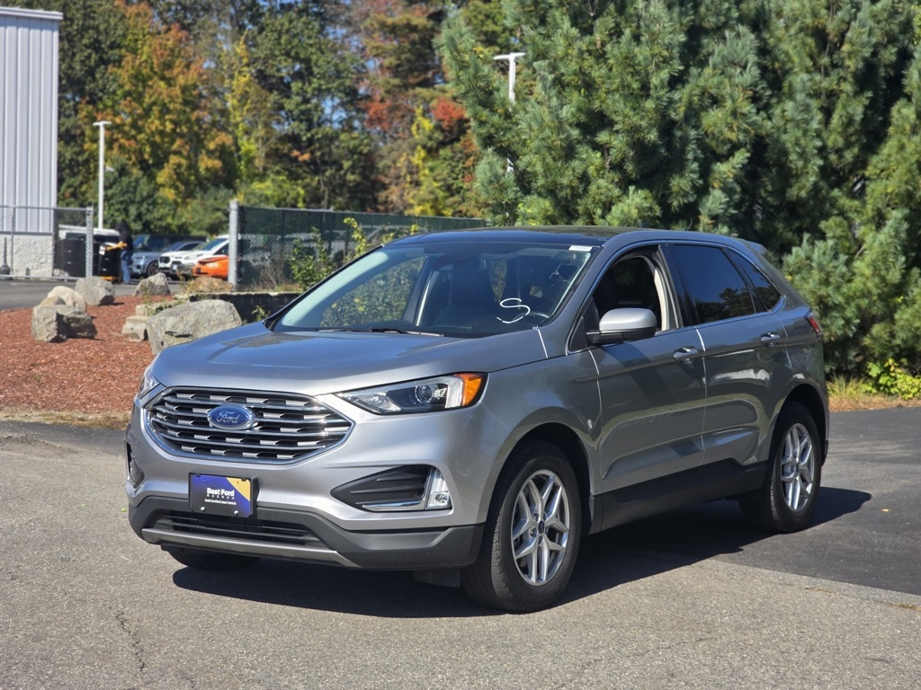 2022 Ford Edge SEL photo 3