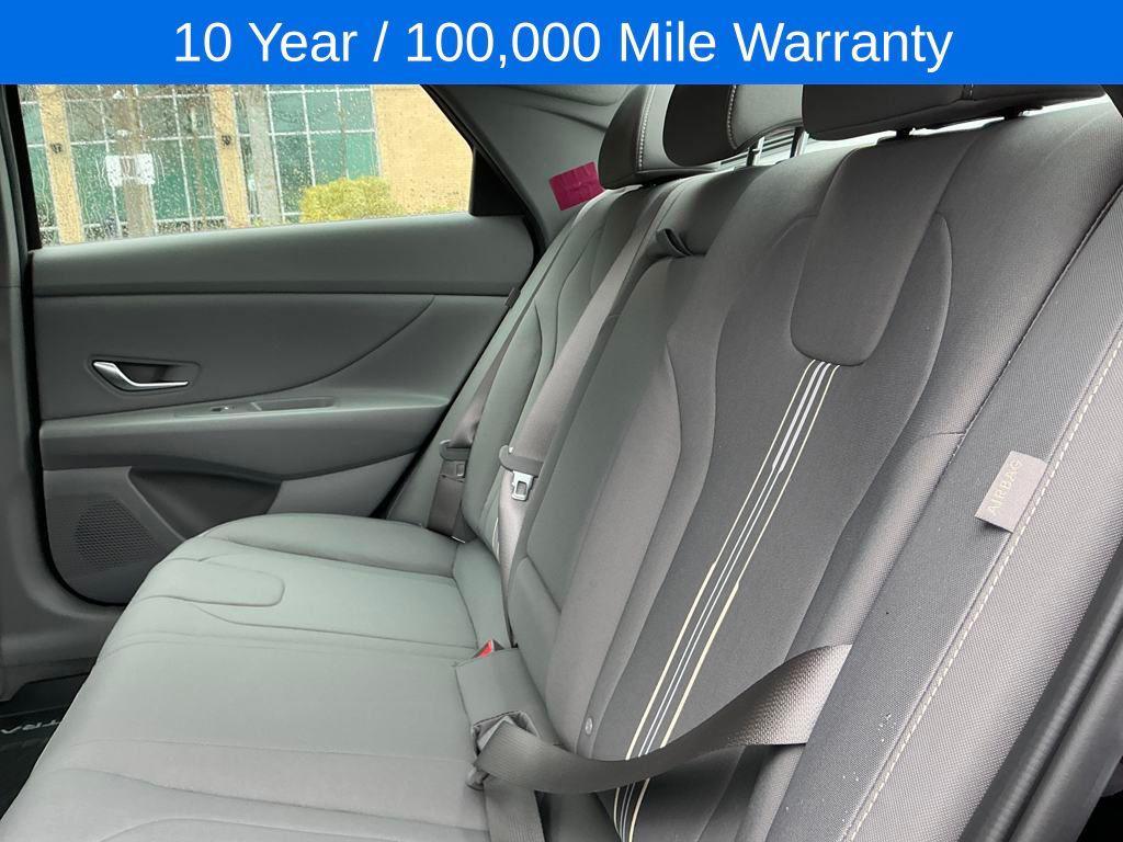 2025 Hyundai Elantra SEL Convenience photo 44