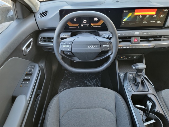 2025 Kia K4 LXS photo 22