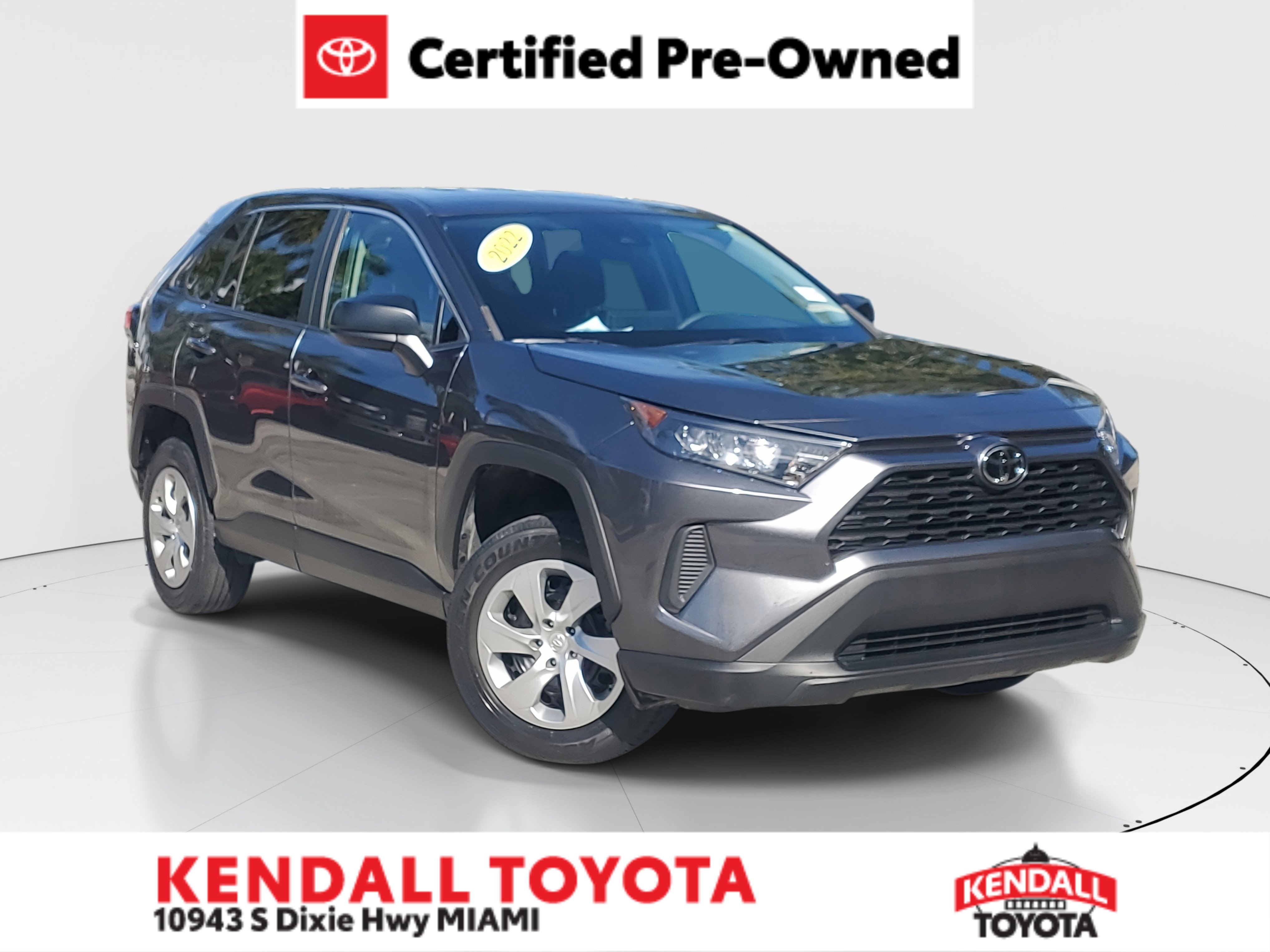 2022 Toyota RAV4 LE's photo
