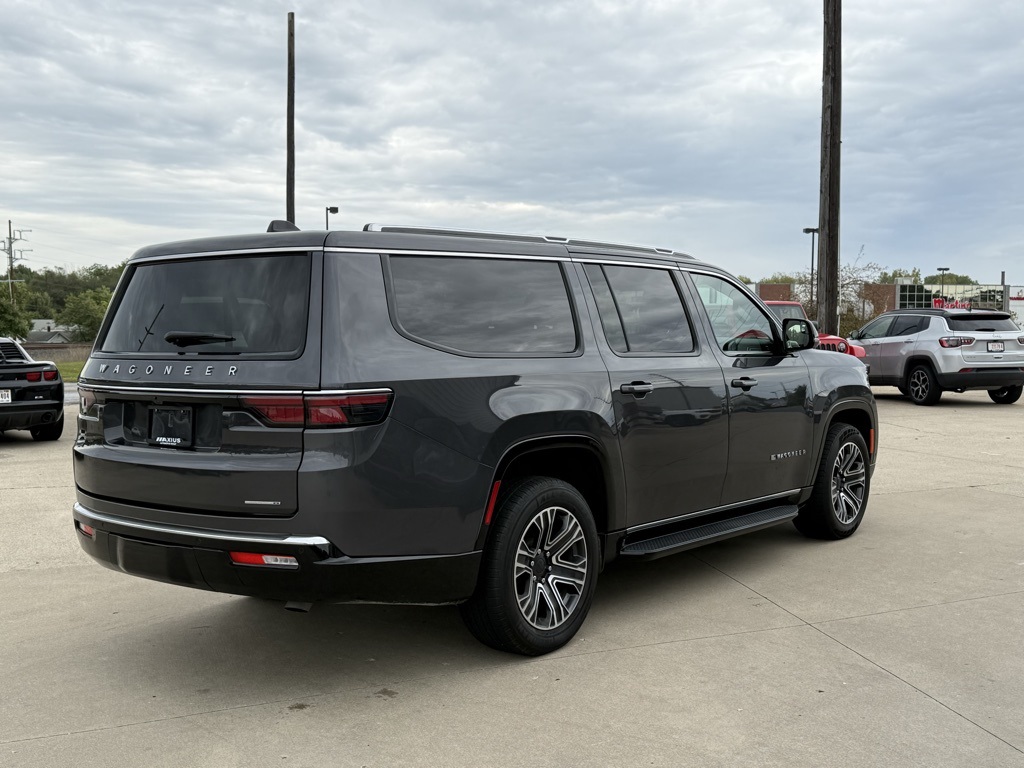 2024 Jeep Wagoneer L Series II photo 7
