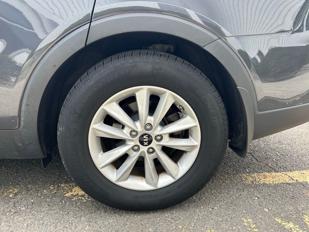2019 Kia Sorento LX photo 6