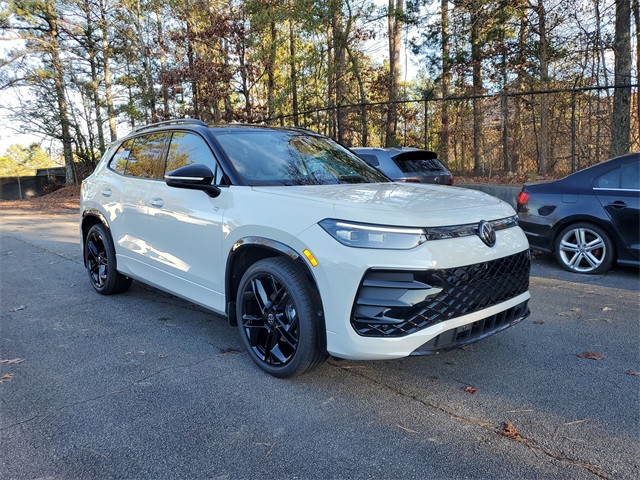 2026 Volkswagen Tiguan SE R-Line Black photo 3