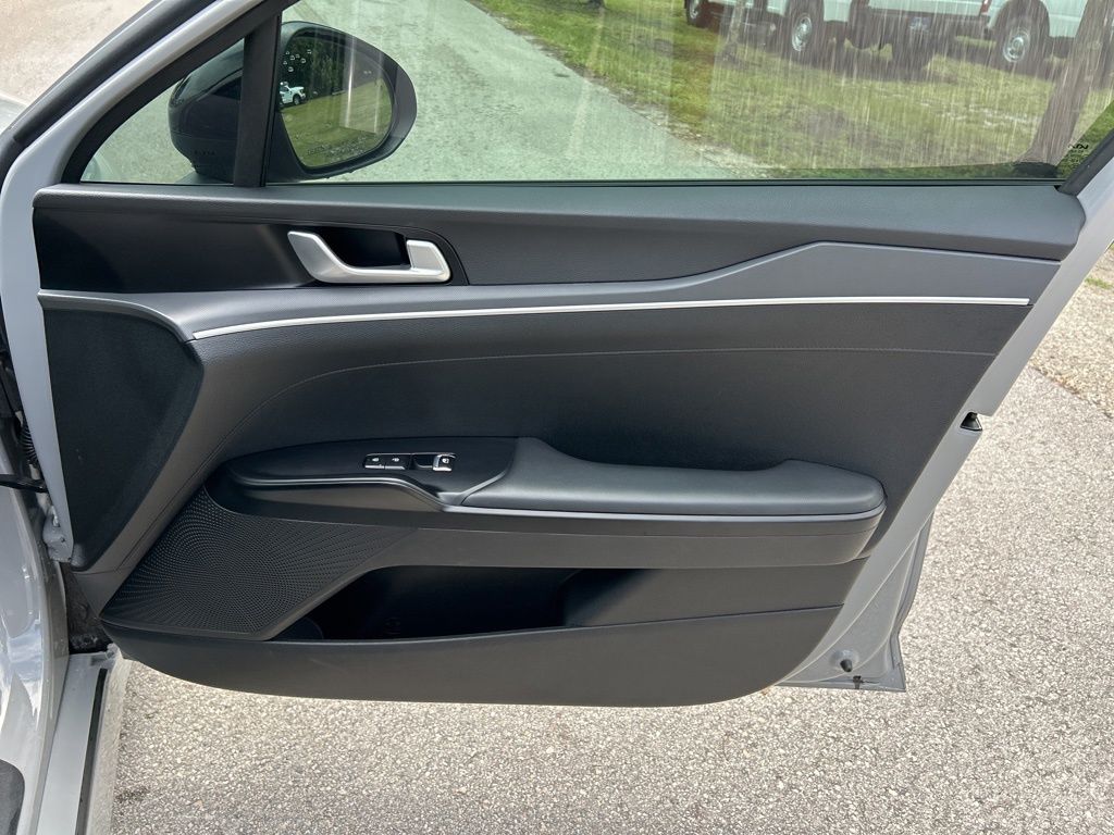 2022 Kia K5 GT-Line photo 34