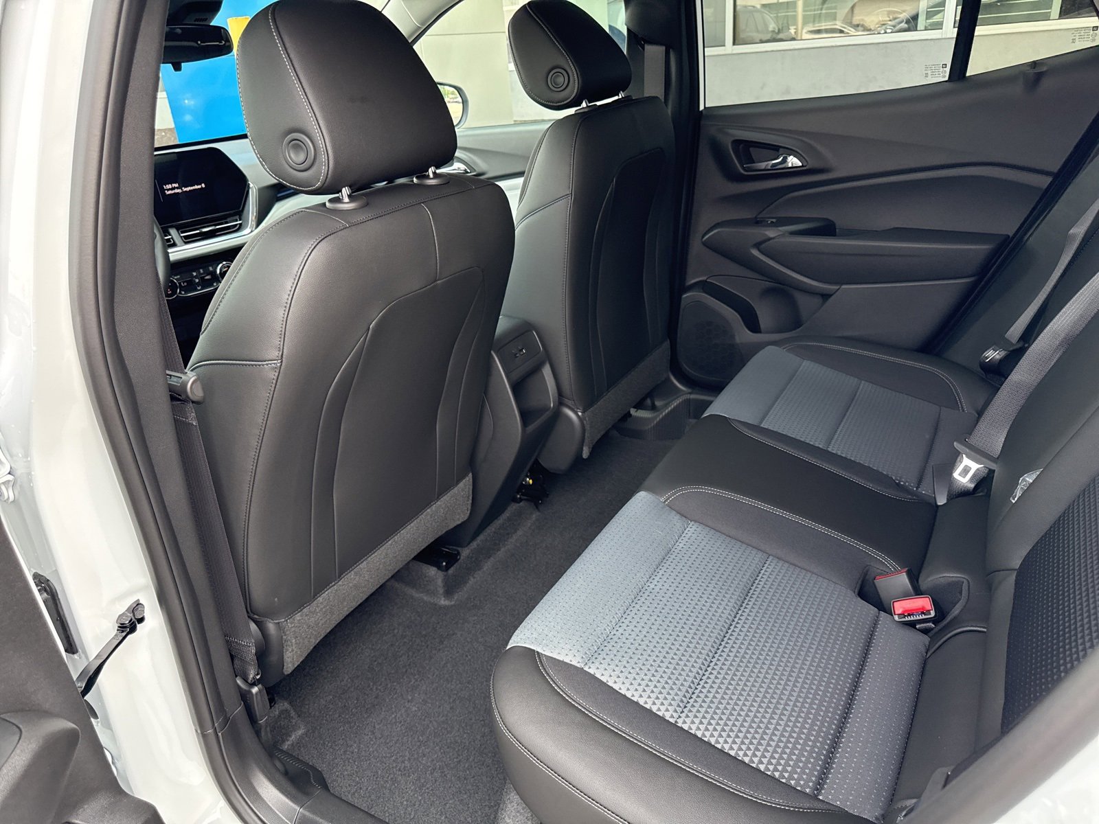 2025 Chevrolet Trax LT photo 11